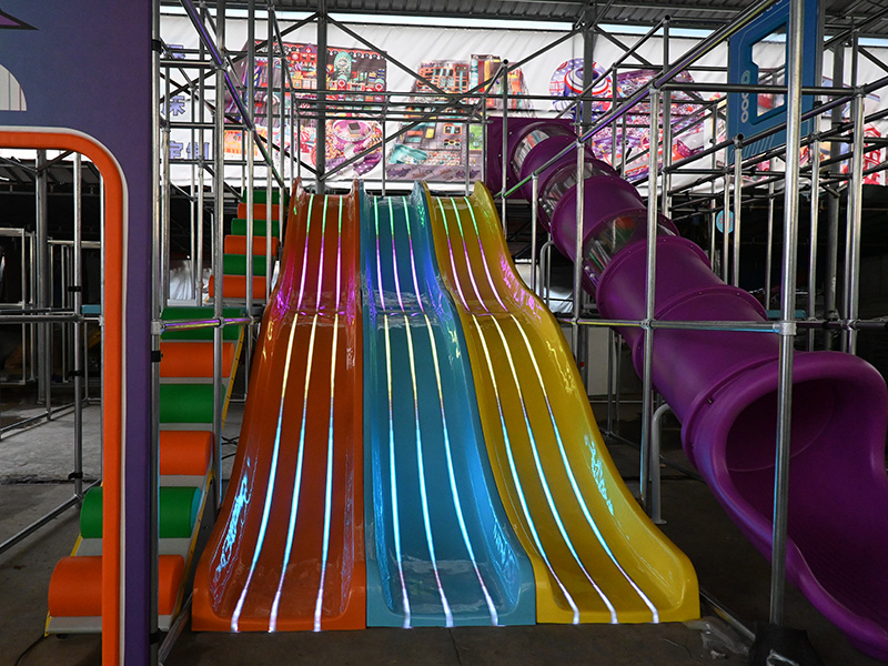 A complex stainless steel tubing framework and colourful slide are fully modularly pre-assembled at LebanPlay's factory to ensure seamless fitting before shipping.